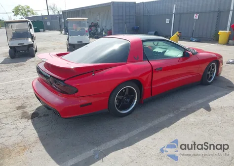 1996 Pontiac Firebird Formula/Trans Am z USA, uszkodzony, nr VIN 2G2FV22P9T2219421